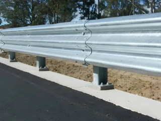 Thrie-Beam Crash Barrier